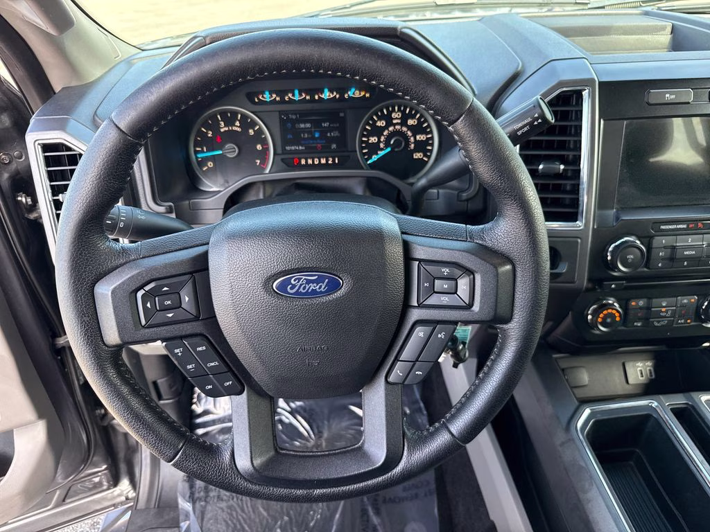2016 Magnetic Metallic Ford F-150 XLT RWD Truck