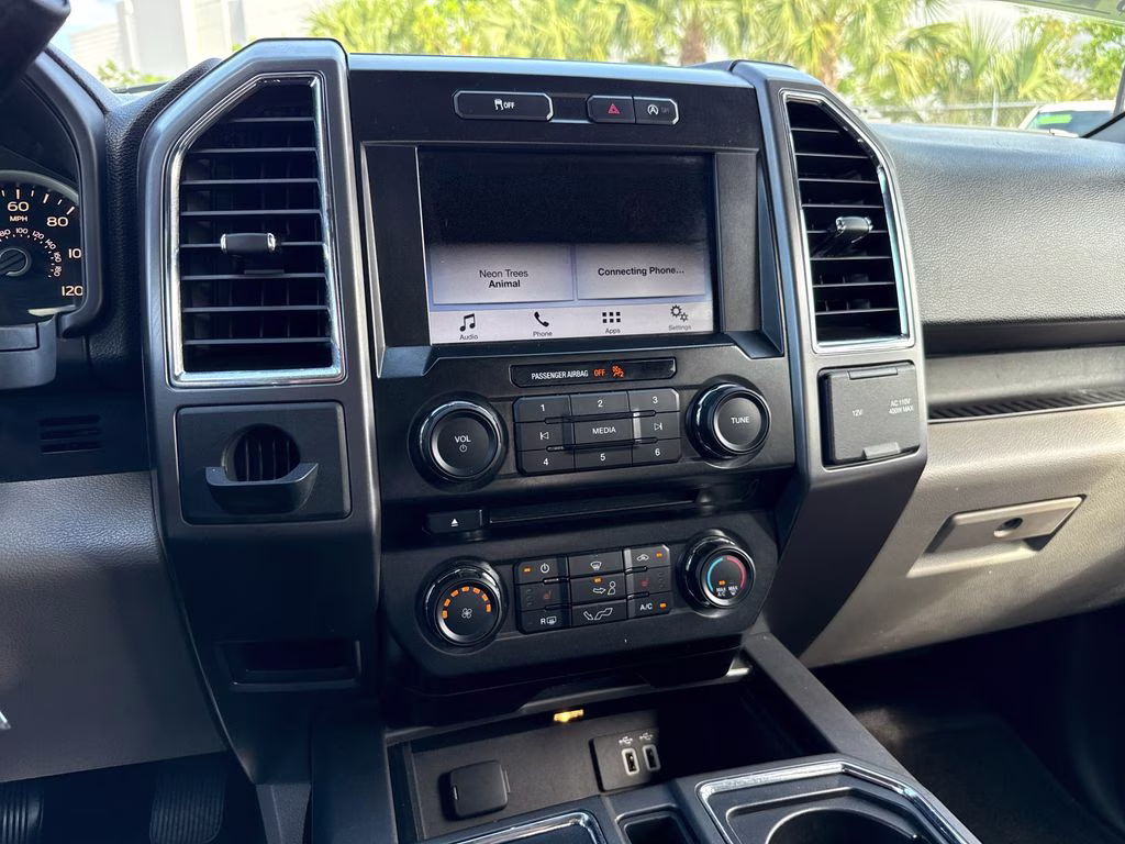 2016 Magnetic Metallic Ford F-150 XLT RWD Truck