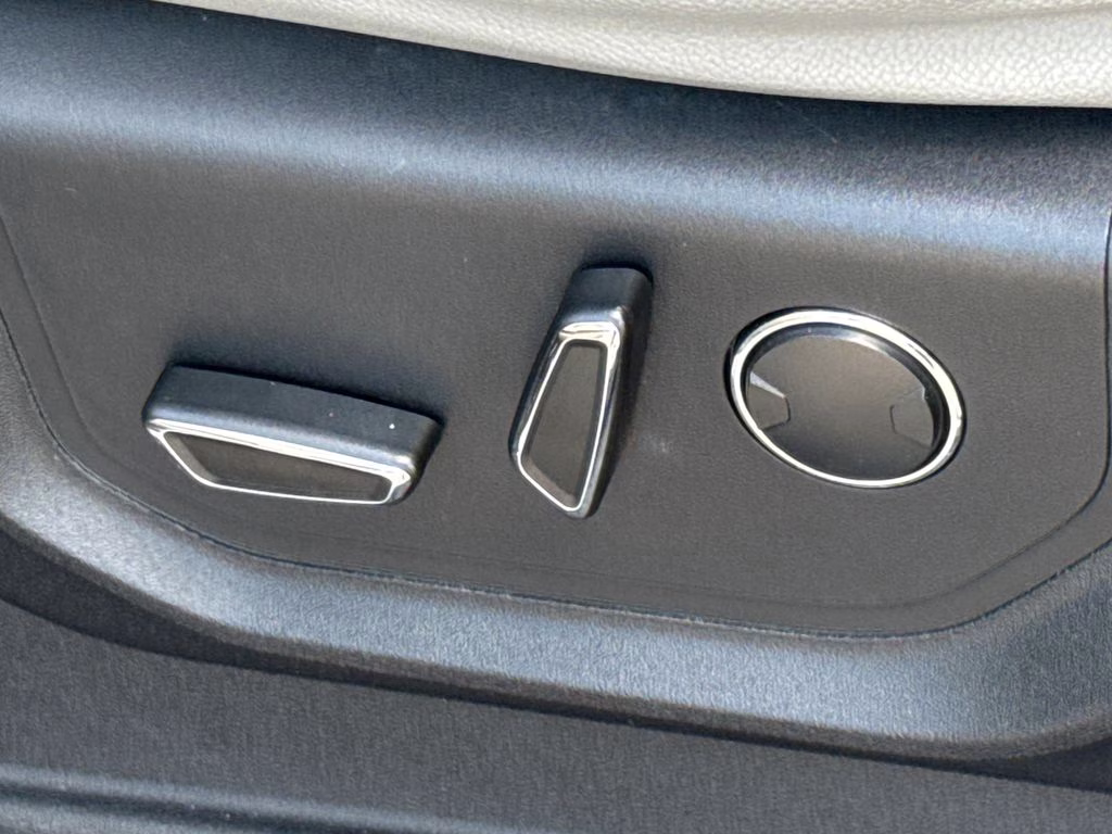 2016 Magnetic Metallic Ford F-150 XLT RWD Truck