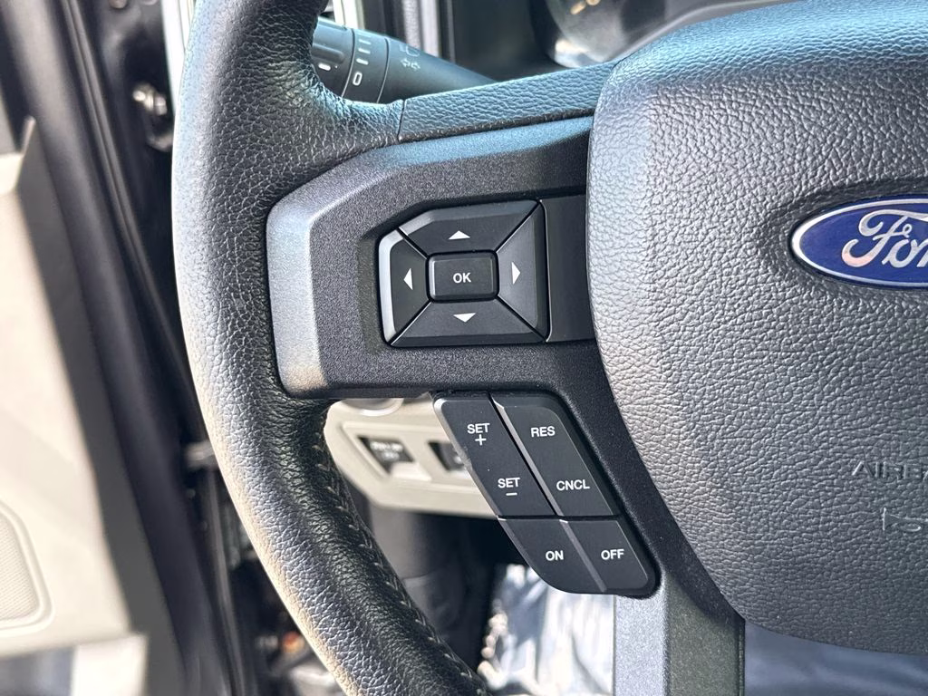 2016 Magnetic Metallic Ford F-150 XLT RWD Truck