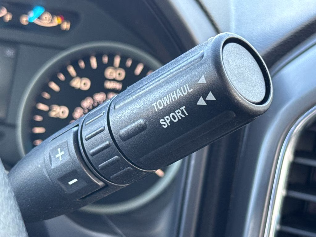 2016 Magnetic Metallic Ford F-150 XLT RWD Truck