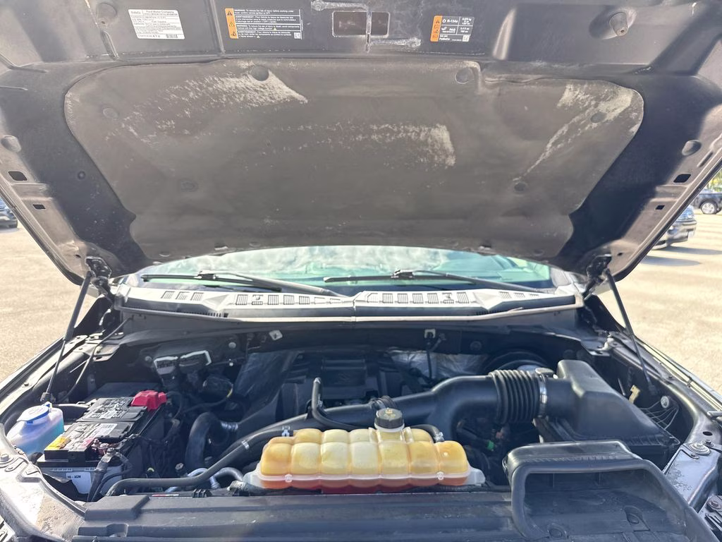 2016 Magnetic Metallic Ford F-150 XLT RWD Truck
