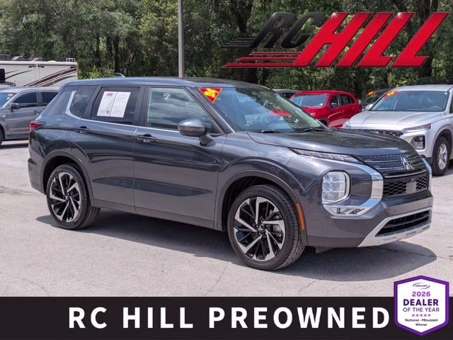 2024 Mitsubishi Outlander SE 2WD's photo