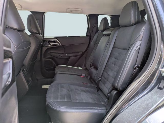 2024 Blue Mitsubishi Outlander SE FWD SUV