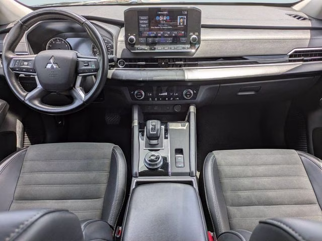 2024 Blue Mitsubishi Outlander SE FWD SUV