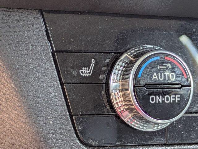 2024 Blue Mitsubishi Outlander SE FWD SUV