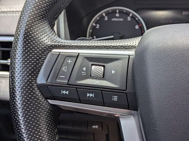 2024 Blue Mitsubishi Outlander SE FWD SUV