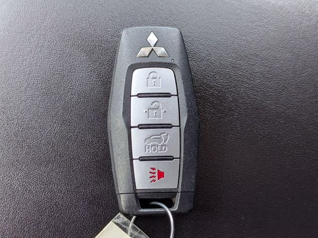 2024 Blue Mitsubishi Outlander SE FWD SUV