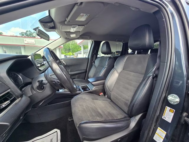 2024 Blue Mitsubishi Outlander SE FWD SUV
