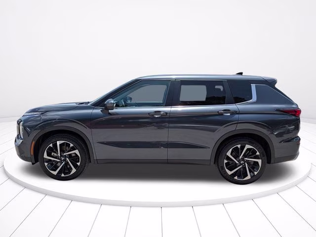 2024 Blue Mitsubishi Outlander SE FWD SUV