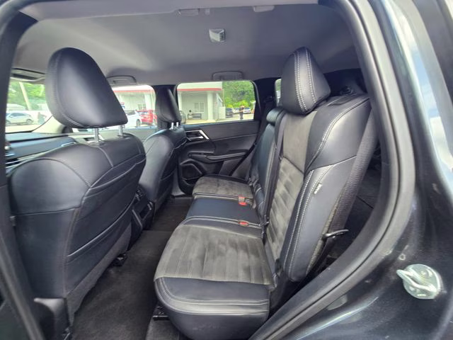 2024 Blue Mitsubishi Outlander SE FWD SUV