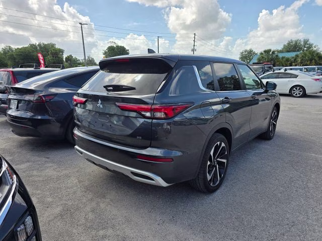 2024 Blue Mitsubishi Outlander SE FWD SUV