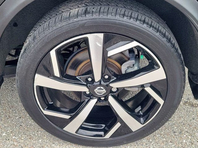 2022 Magnetic Black Pearl Nissan Rogue Sport SL AWD SUV