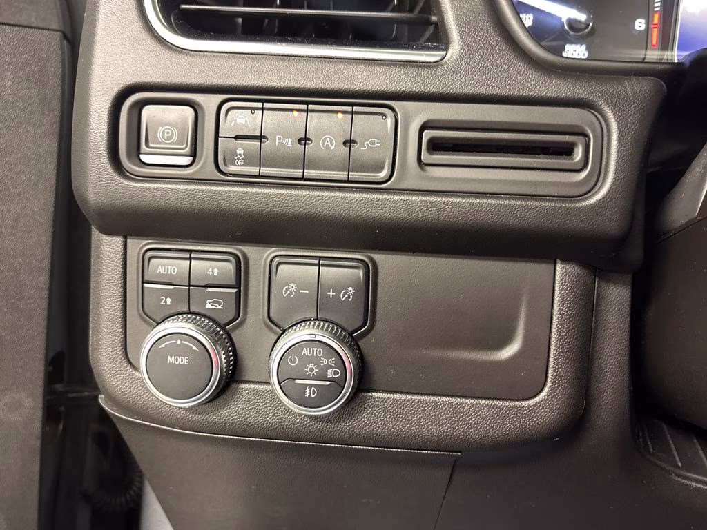 2021 Satin Steel Metallic GMC Yukon XL SLT 4X4 SUV
