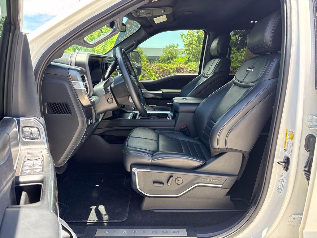 2025 White Metallic Ford Super Duty F-250 SRW Platinum 4X4 Truck