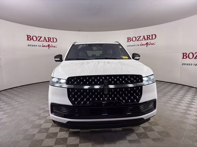 2025 White Metallic Lincoln Navigator Black Label 4X4 SUV