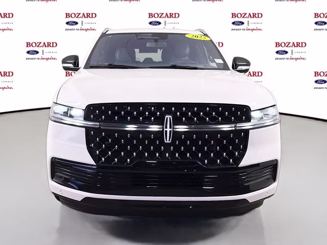 2025 Pristine White Metallic Tri-Coat Lincoln Navigator Black Label 4X4 SUV