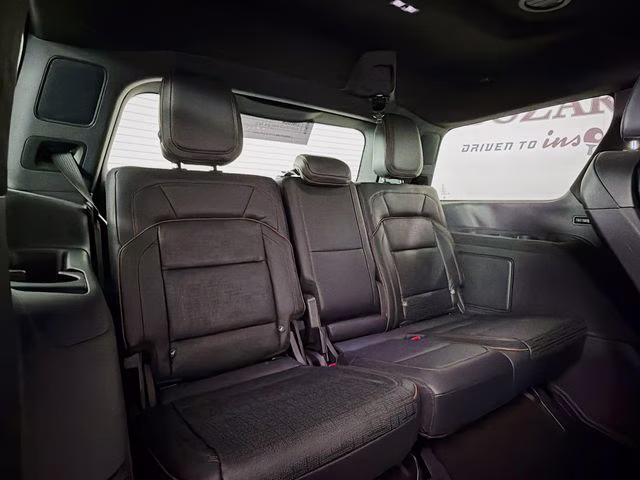 2025 Pristine White Metallic Tri-Coat Lincoln Navigator Black Label 4X4 SUV