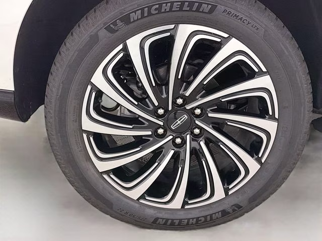 2025 Pristine White Metallic Tri-Coat Lincoln Navigator Black Label 4X4 SUV
