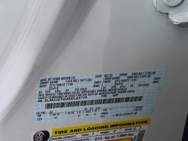 2025 Pristine White Metallic Tri-Coat Lincoln Navigator Black Label 4X4 SUV