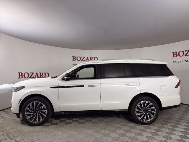 2025 White Metallic Lincoln Navigator Black Label 4X4 SUV