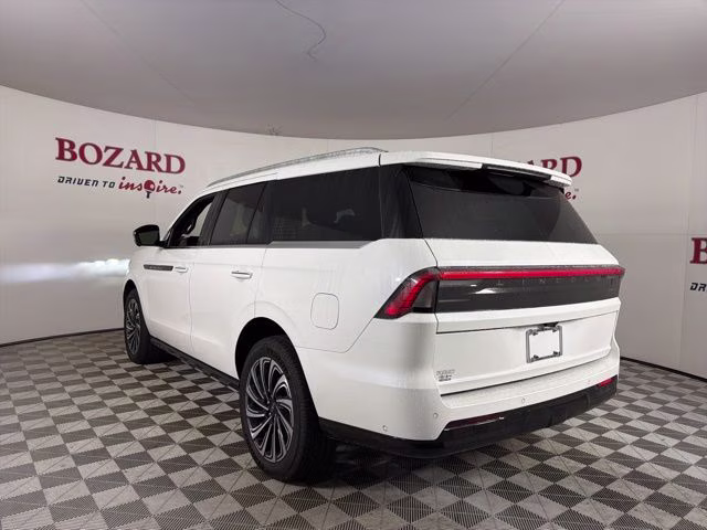 2025 White Metallic Lincoln Navigator Black Label 4X4 SUV