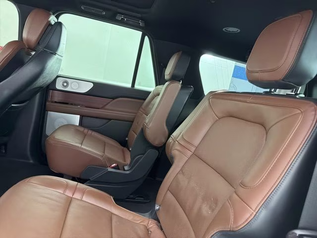 2023 White Metallic Lincoln Navigator L Reserve 4X4 SUV