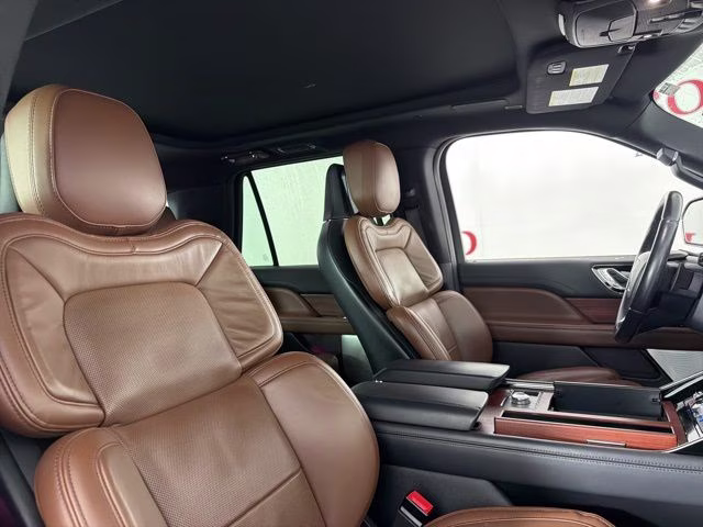 2023 White Metallic Lincoln Navigator L Reserve 4X4 SUV