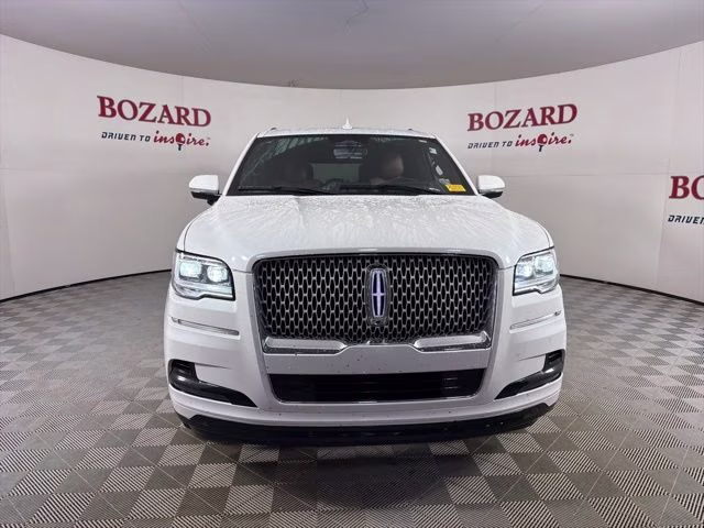 2023 White Metallic Lincoln Navigator L Reserve 4X4 SUV