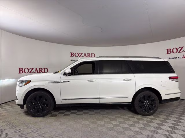 2023 White Metallic Lincoln Navigator L Reserve 4X4 SUV