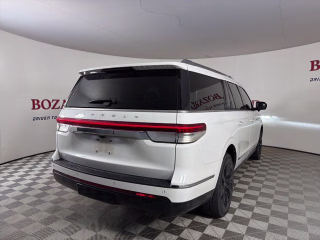 2023 White Metallic Lincoln Navigator L Reserve 4X4 SUV
