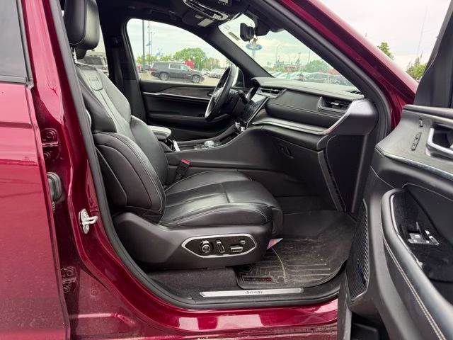 2021 Velvet Red Pearlcoat Jeep Grand Cherokee L Overland 4X4 SUV
