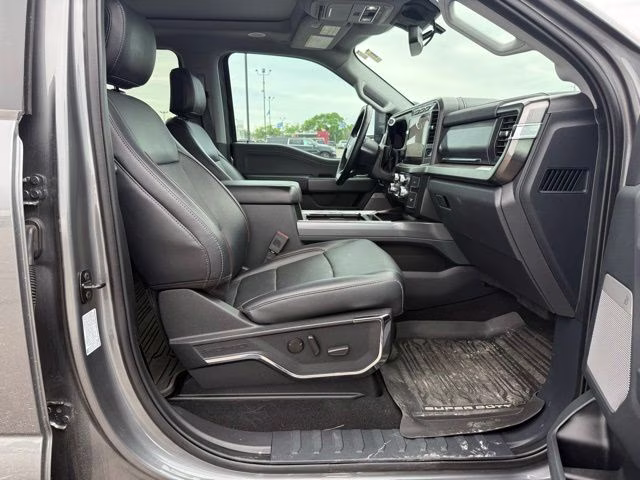 2024 Carbonized Gray Metallic Ford Super Duty F-250 SRW Lariat 4X4 Truck