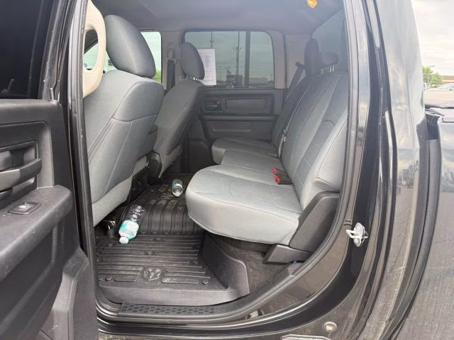2017 Brilliant Black Crystal Pearlcoat Ram 1500 Express 4X4 Truck