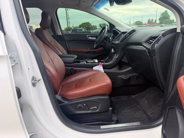 2019 White Ford Edge Titanium AWD SUV