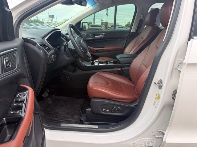 2019 White Ford Edge Titanium AWD SUV