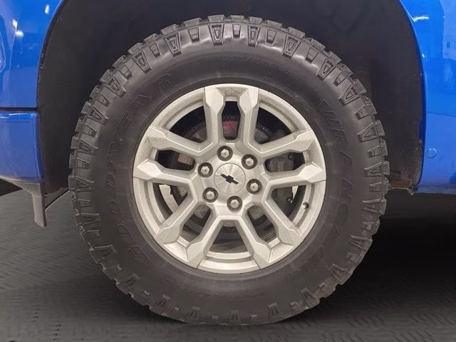 2022 Glacier Blue Metallic Chevrolet Silverado 1500 RST 4X4 Truck