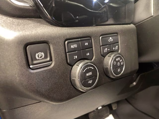 2022 Glacier Blue Metallic Chevrolet Silverado 1500 RST 4X4 Truck