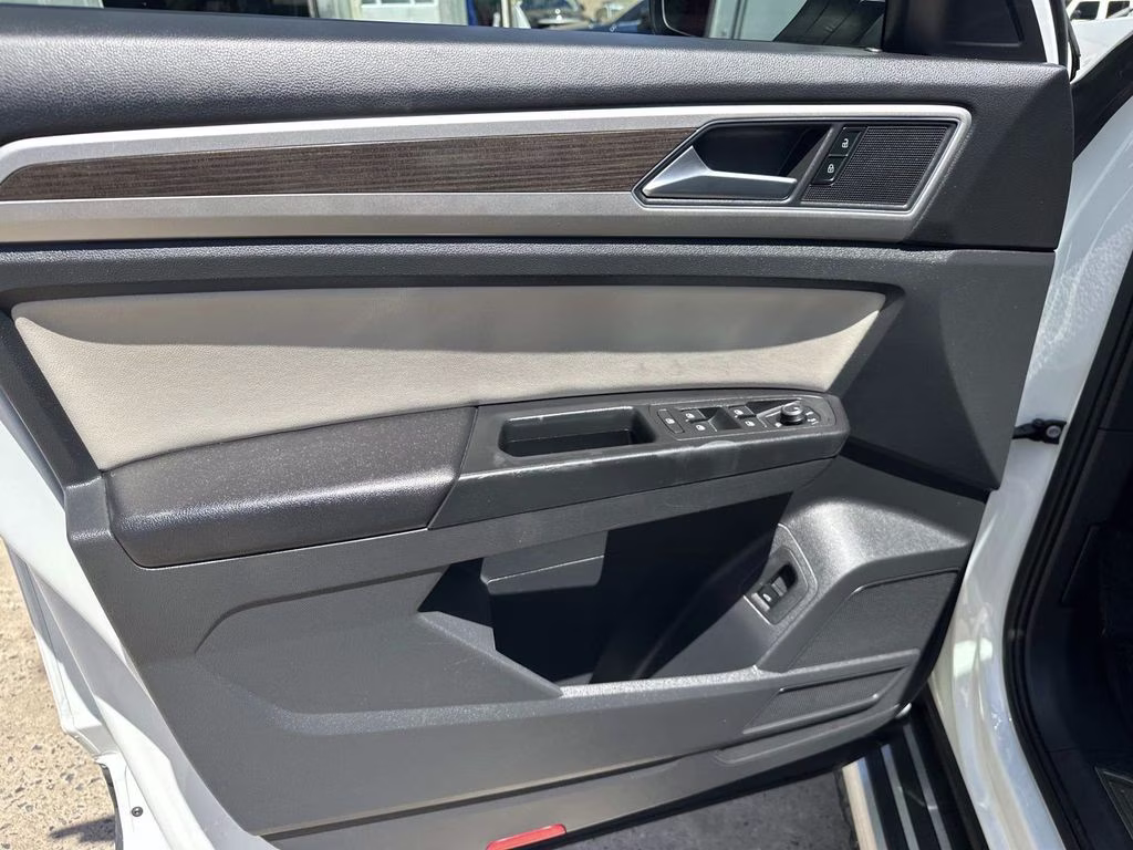 2018 Pure White Volkswagen Atlas SEL FWD SUV