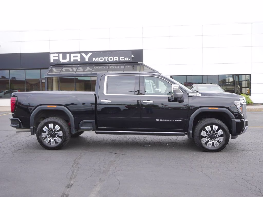 2025 GMC Sierra Denali 4WD Crew Cab Standard Box's photo