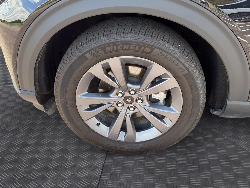 2024 Black Metallic Ford Explorer XLT Sport w/Tow Pkg & Co-Pilot 360 Assist 4X4 SUV