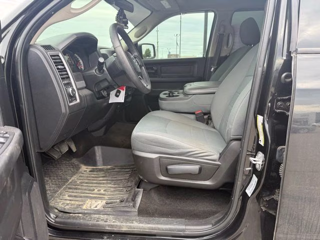2017 Brilliant Black Crystal Pearlcoat Ram 1500 Express 4X4 Truck