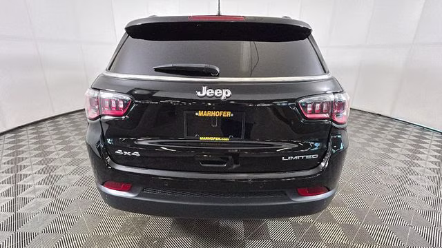 2024 Diamond Black Crystal Pearlcoat Jeep Compass Limited 4X4 SUV