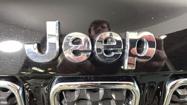 2024 Diamond Black Crystal Pearlcoat Jeep Compass Limited 4X4 SUV