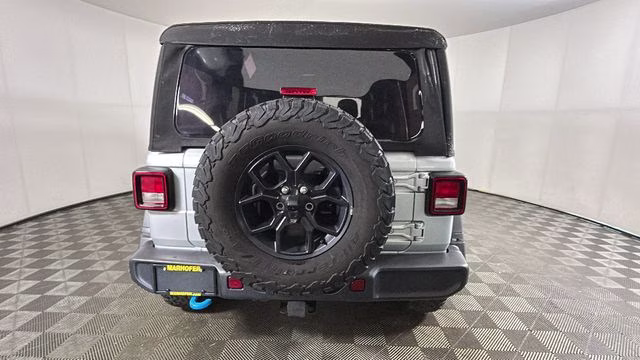 2024 Silver Zynith Clearcoat Jeep Wrangler Willys 4xe 4X4 SUV