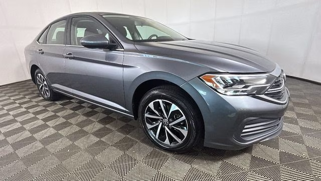 2022 Platinum Gray Metallic Volkswagen Jetta 1.5T S FWD Sedan