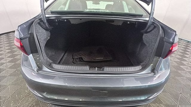 2022 Platinum Gray Metallic Volkswagen Jetta 1.5T S FWD Sedan