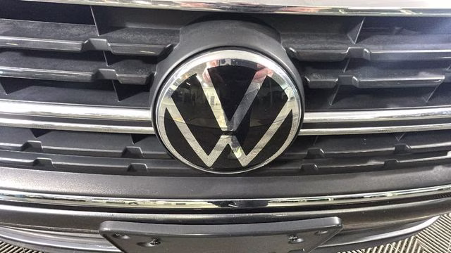 2022 Platinum Gray Metallic Volkswagen Jetta 1.5T S FWD Sedan