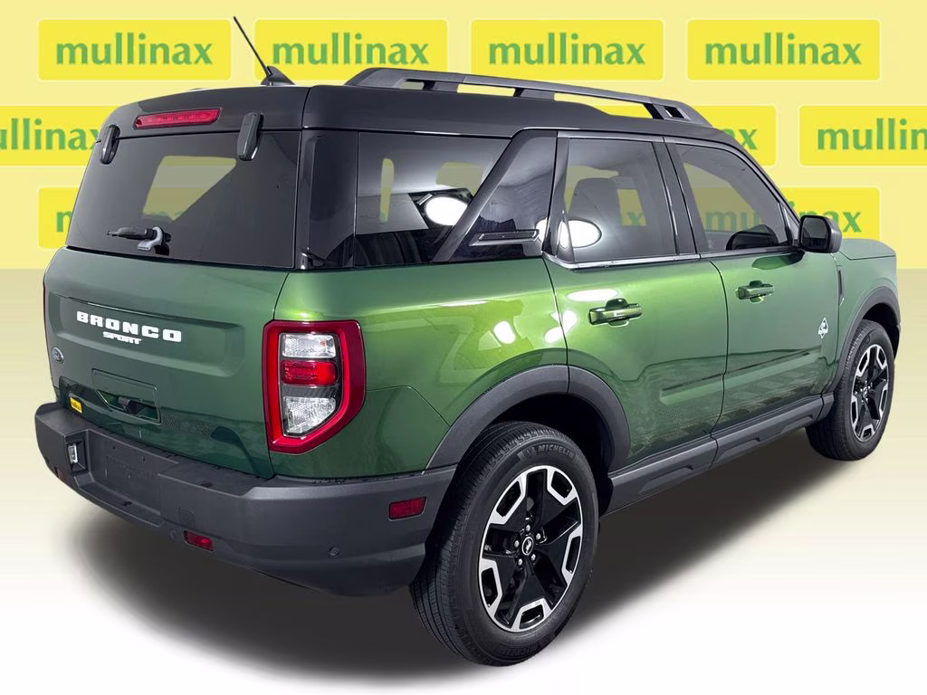 2024 Green Metallic Ford Bronco Sport Outer Banks 4X4 SUV