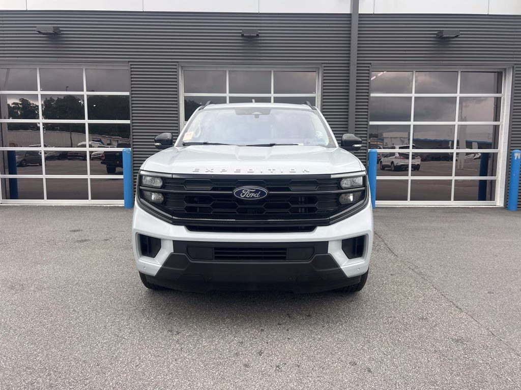 2025 Space Silver Metallic Ford Expedition Active RWD SUV